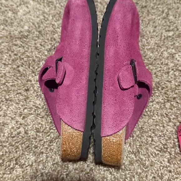 Birkenstock Purple Suede Clogs / Mules with Buckle (37 or 6.5-7) - like new! - Picture 7 of 15